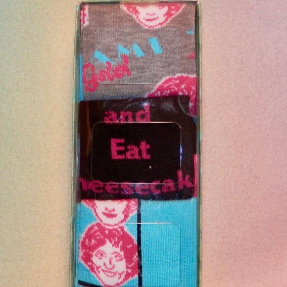 WOMEN'S 3 PAIR CREW SOCKS * SHOE SIZE 8-12 * THE GOLDEN GIRLS * 3 DIFFERENT PAIR - Picture 2 of 5